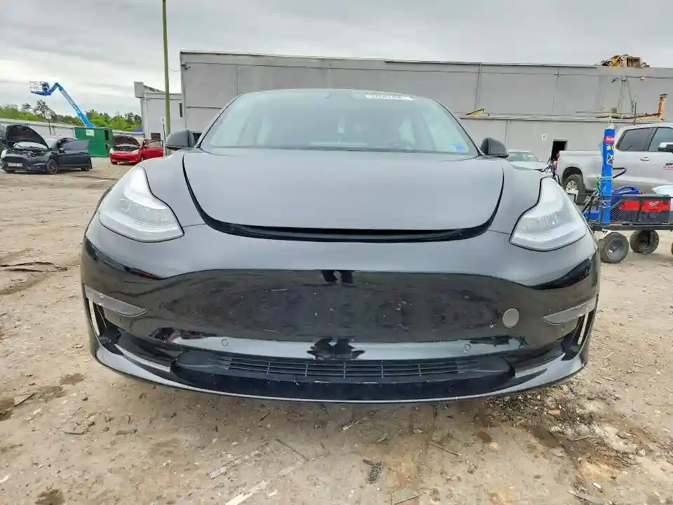 5YJ3E1EB0KF388575 2019 TESLA MODEL 3-4