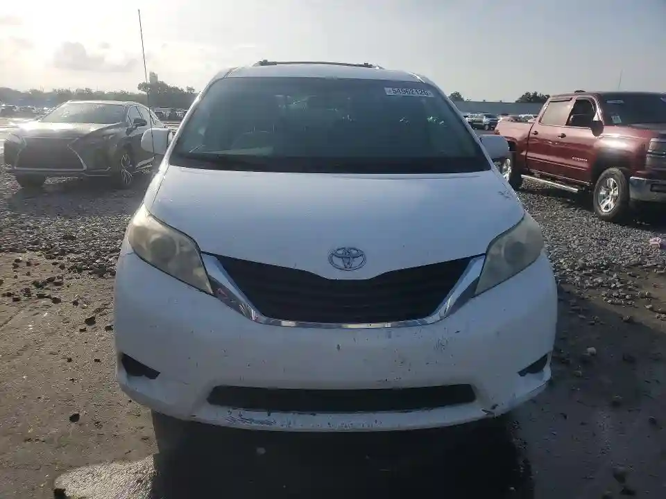5TDKK3DC6CS257464 2012 TOYOTA SIENNA-4