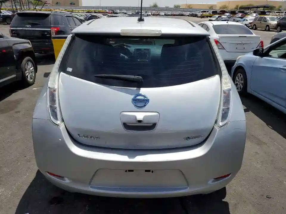 1N4AZ0CP1FC326700 2015 NISSAN LEAF-5