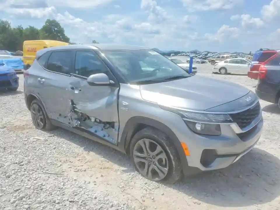 KNDEPCAAXN7251312 2022 KIA SELTOS-3
