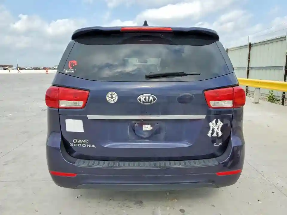 KNDMB5C13J6373559 2018 KIA SEDONA-5