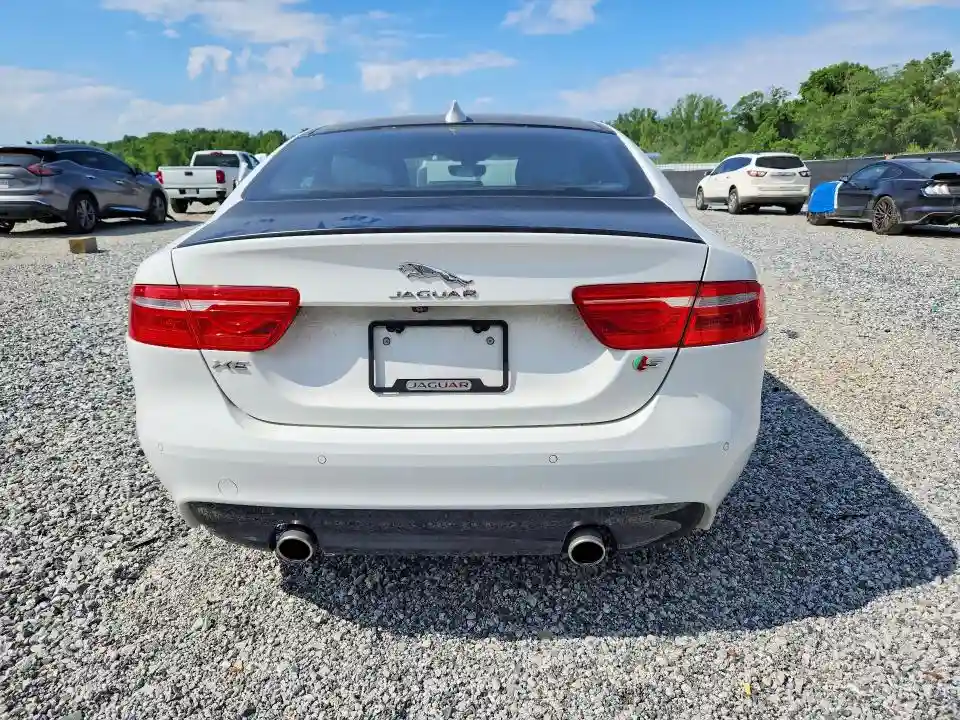 SAJAG4FV7KCP47415 2019 JAGUAR XE-5