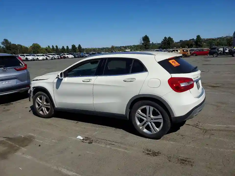 WDCTG4EB0GJ208338 2016 MERCEDES-BENZ GLA-CLASS-1