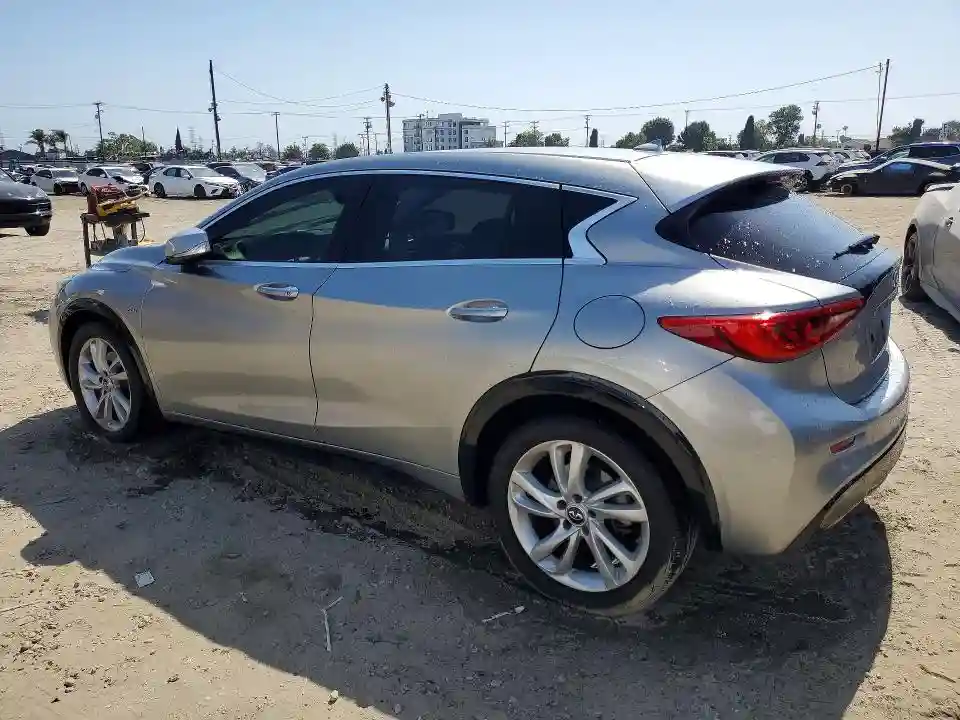 SJKCH5CPXKA010069 2019 INFINITI QX30-1