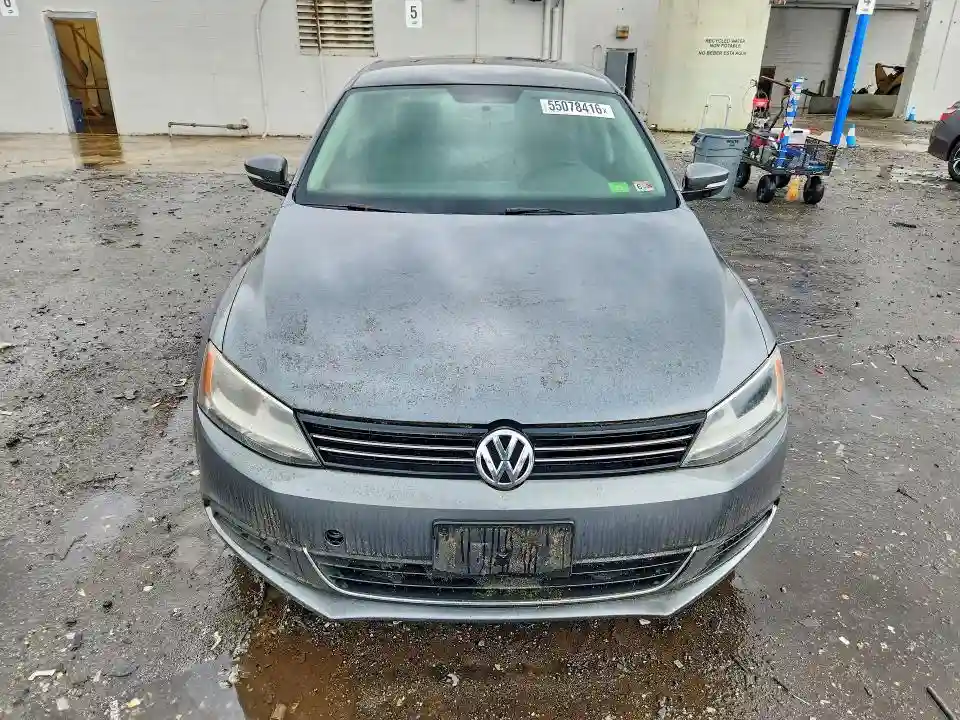 3VWBX7AJ0DM419650 2013 VOLKSWAGEN JETTA-4