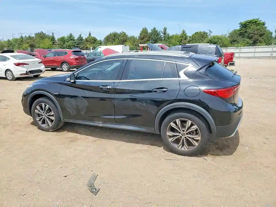 SJKCH5CR0HA022855 2017 INFINITI QX30-1