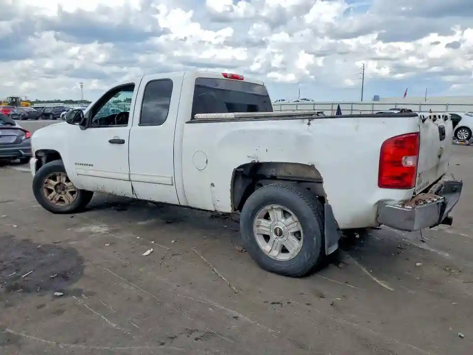 1GCRKSE35BZ261512 2011 CHEVROLET ALL MODELS-1