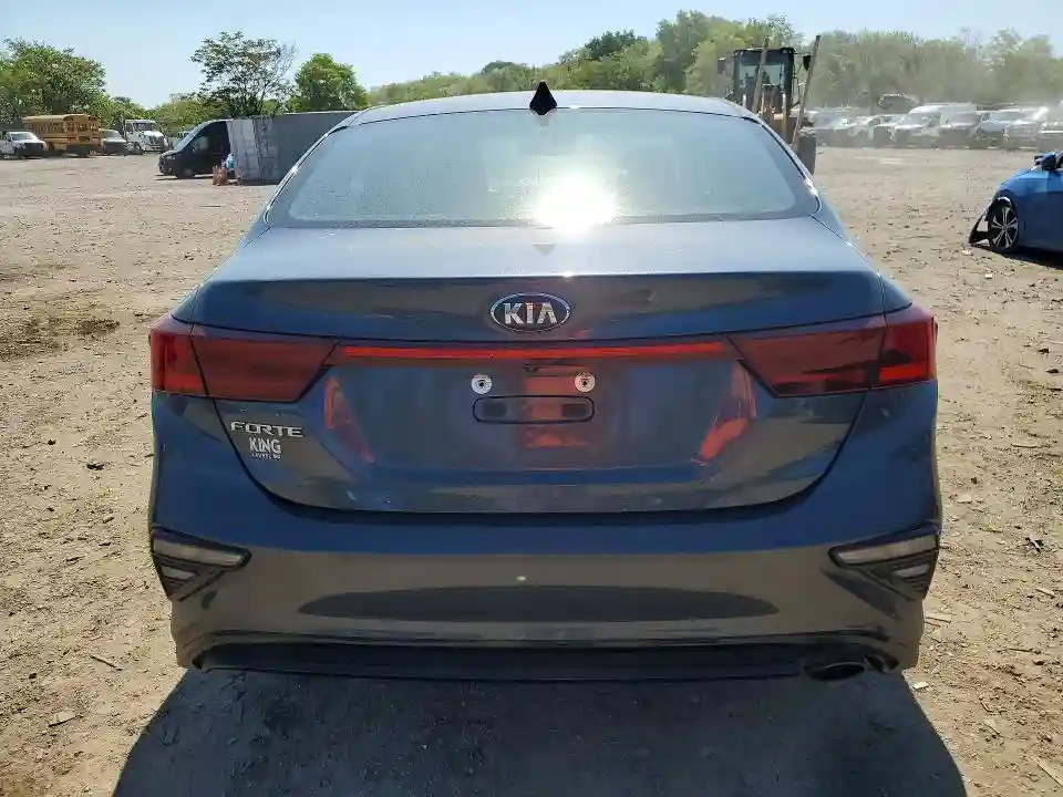 3KPF24AD1KE022158 2019 KIA FORTE-5