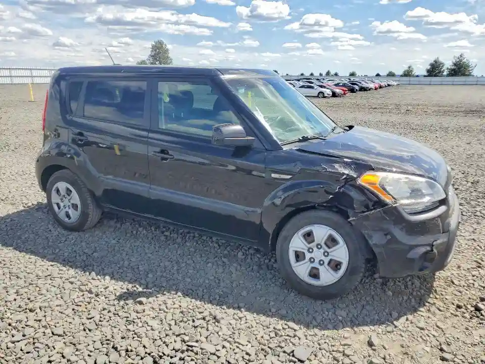 KNDJT2A59D7494017 2013 KIA SOUL BASE-3