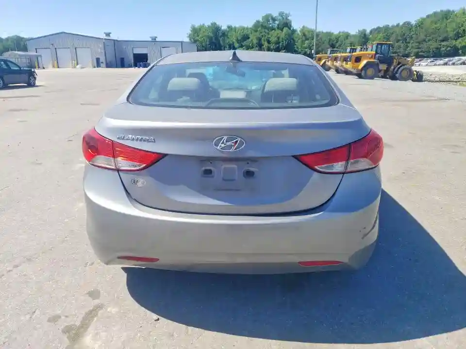 KMHDH4AE7DU557316 2013 HYUNDAI ELANTRA-5