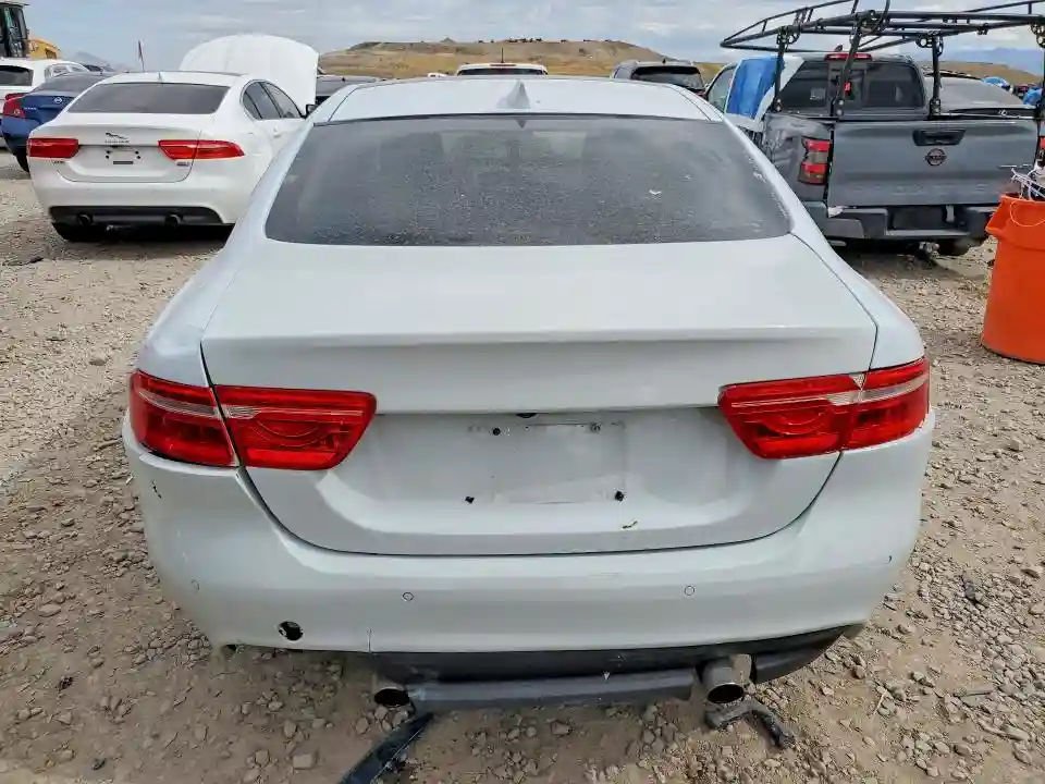 SAJAN4BV8HA946649 2017 JAGUAR XE-5