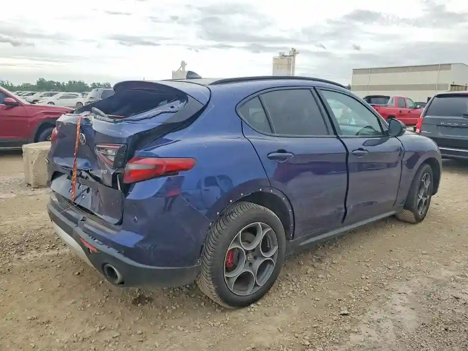 ZASFAKNN4J7B78596 2018 ALFA ROMEO STELVIO-2