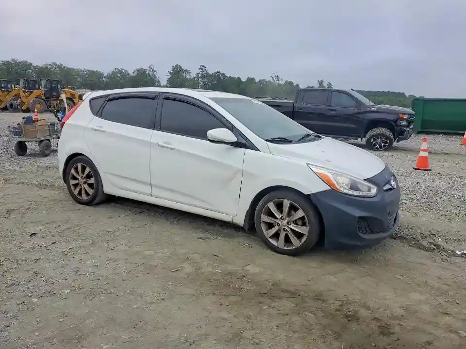 KMHCU5AE7EU183630 2014 HYUNDAI ACCENT-3