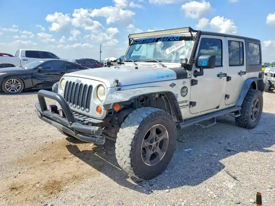 1J4BA3H17BL582713 2011 JEEP WRANGLER-0