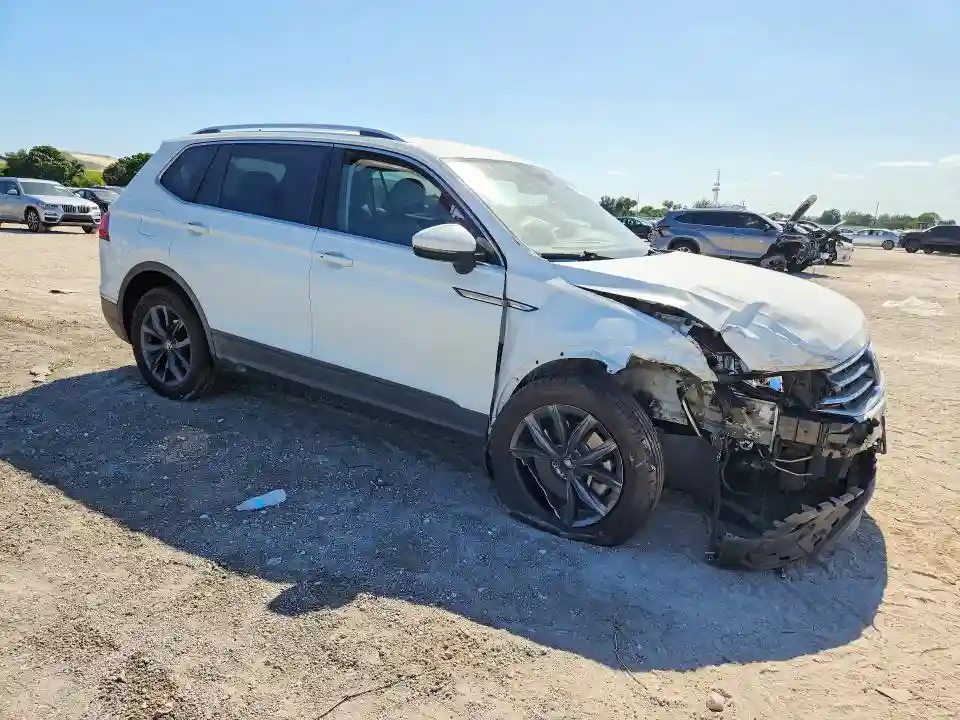 3VV3B7AX0RM031935 2024 VOLKSWAGEN TIGUAN-3
