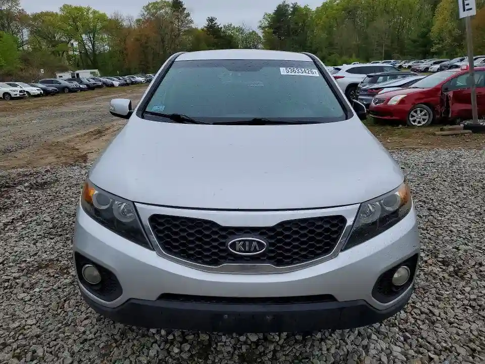 5XYKUCA16BG013452 2011 KIA SORENTO-4