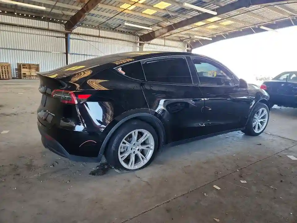 7SAYGAEE4NF428318 2022 TESLA MODEL Y-2