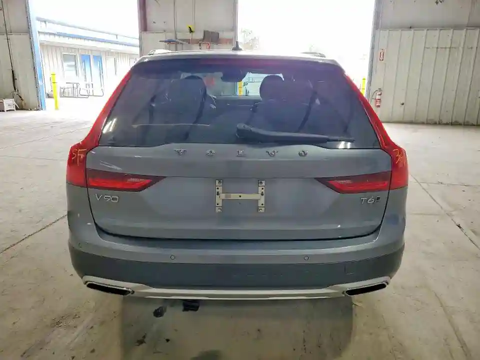 YV4A22NLXJ1022500 2018 VOLVO V90-5