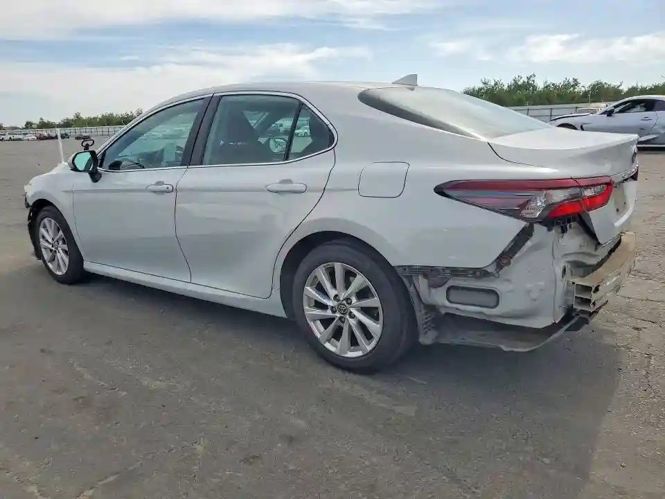 4T1C11AK9NU019965 2022 TOYOTA CAMRY-1