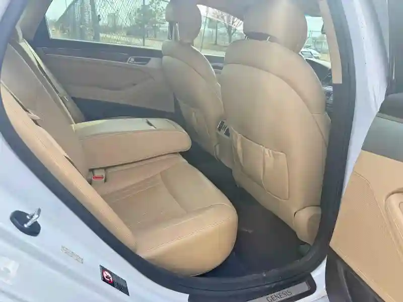 KMHGN4JE9FU068196 2015 HYUNDAI GENESIS-5