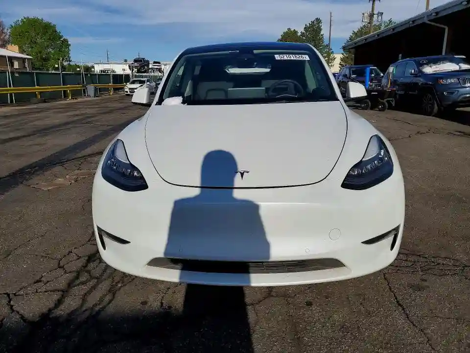 7SAYGDEE9NA010187 2022 TESLA MODEL Y-4