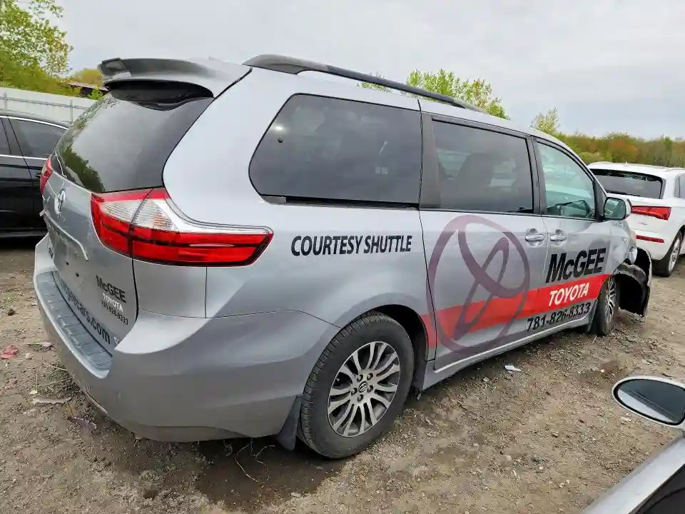 5TDYZ3DC7JS938249 2018 TOYOTA SIENNA-2