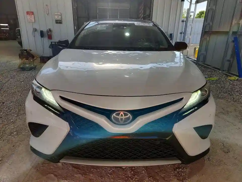 4T1B61HK8JU051769 2018 TOYOTA CAMRY-4