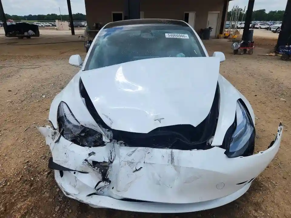 5YJ3E1EB2LF665339 2020 TESLA MODEL 3-4