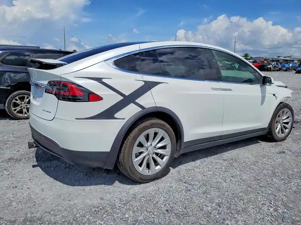5YJXCDE20KF207502 2019 TESLA MODEL X-2
