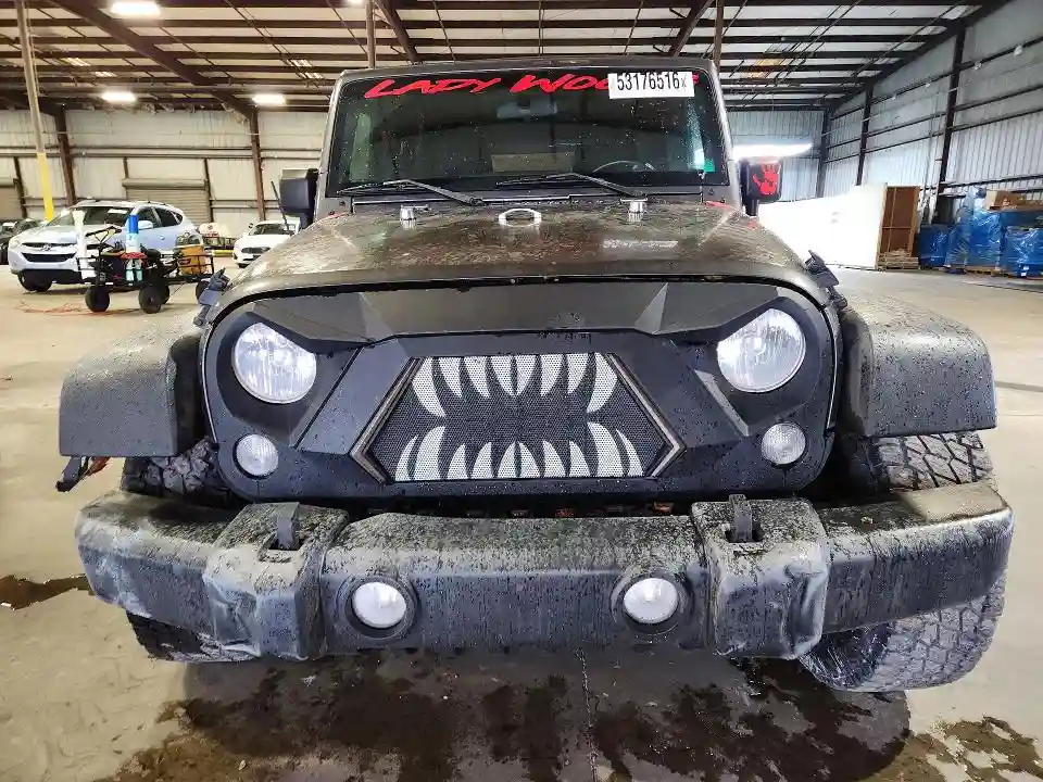 1C4BJWDG4HL587619 2017 JEEP WRANGLER-4
