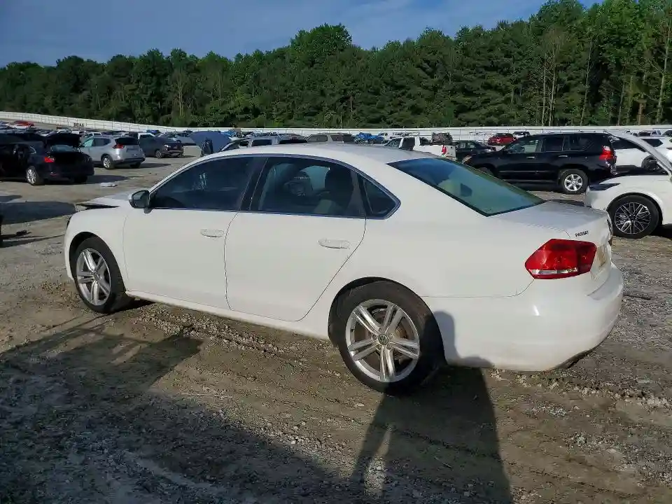 1VWBS7A38EC100824 2014 VOLKSWAGEN PASSAT-1
