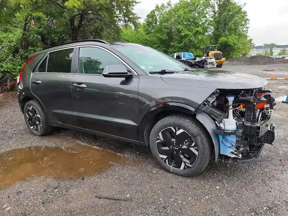 KNDCR3L16P5075534 2023 KIA NIRO-3