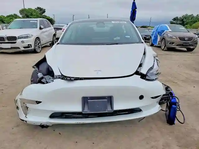 5YJ3E1EA0PF559680 2023 TESLA MODEL 3-4