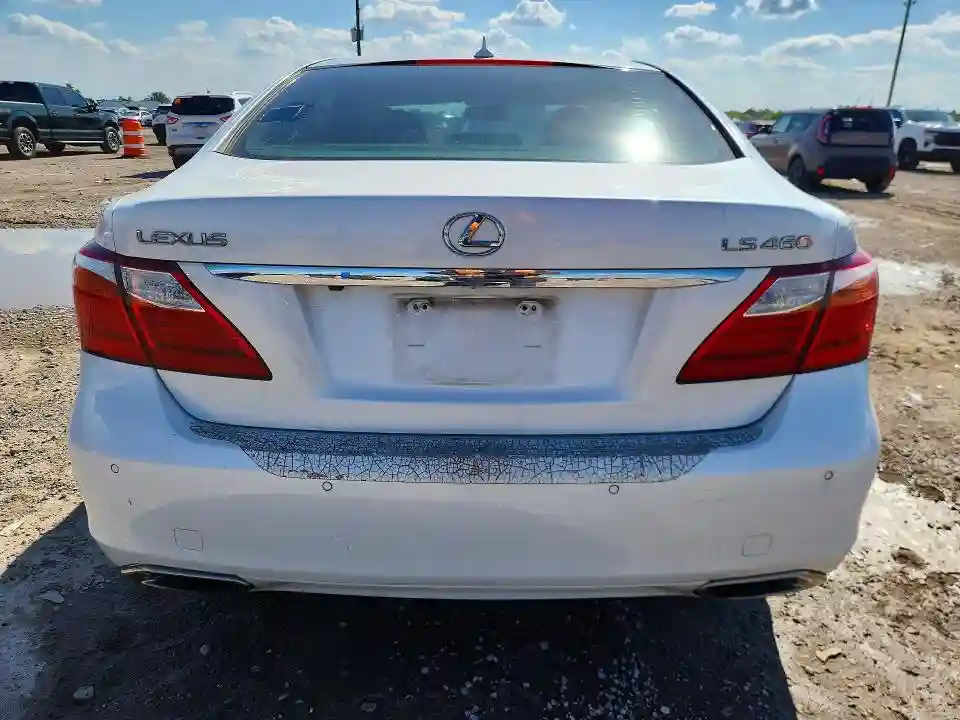 JTHBL5EFXA5092019 2010 LEXUS LS460-5