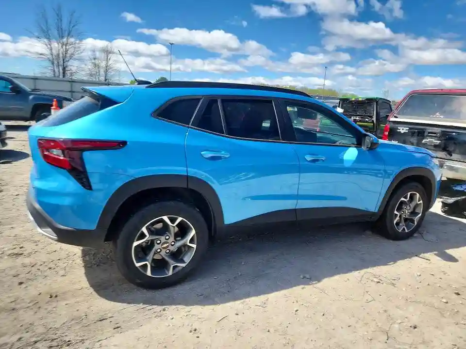 KL77LHEP3SC199182 2025 CHEVROLET TRAX-2