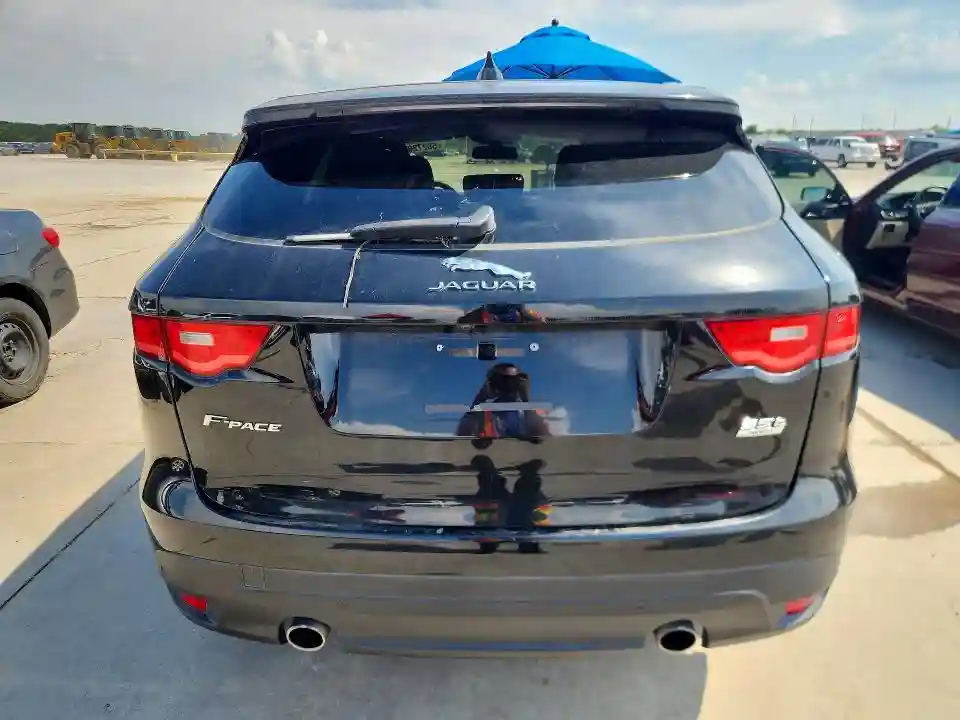 SADCL2BV3HA058087 2017 JAGUAR F-PACE-5