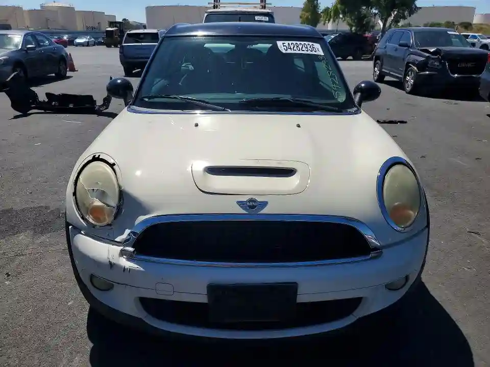 WMWMM3C59ATP75392 2010 MINI COOPER-4