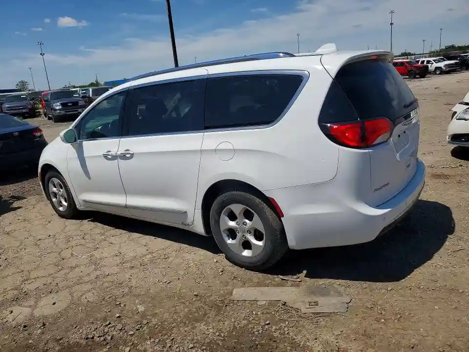 2C4RC1EG8HR644003 2017 CHRYSLER PACIFICA-1