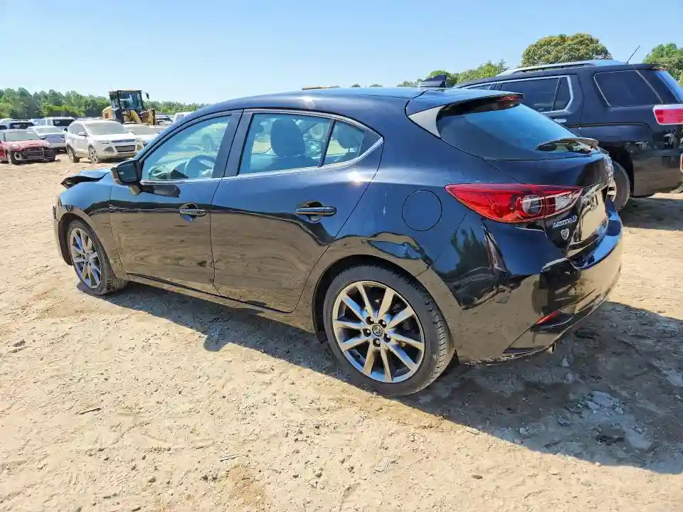 3MZBN1L34JM252531 2018 MAZDA 3-1