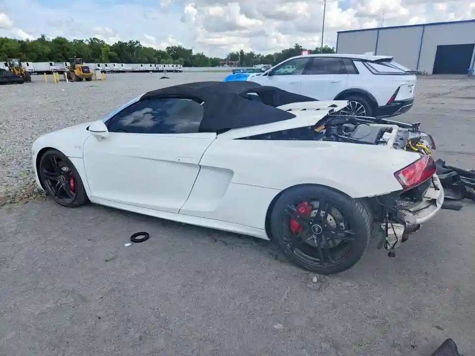 WUAVNAFG0BN001336 2011 AUDI R8-1
