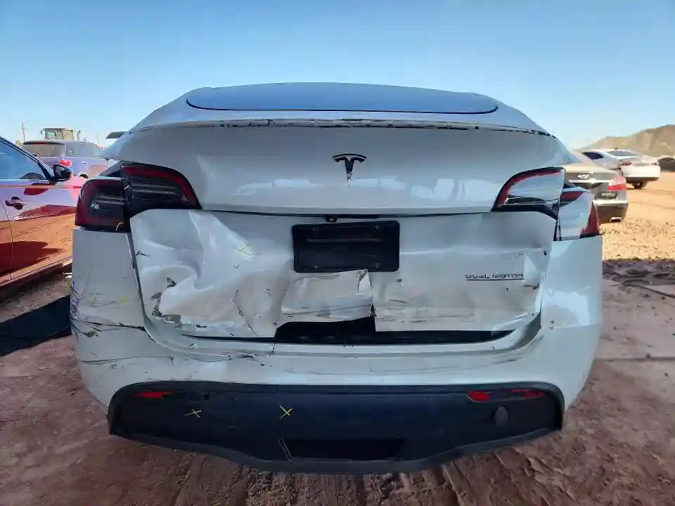 7SAYGDEF8RF052092 2024 TESLA MODEL Y-5