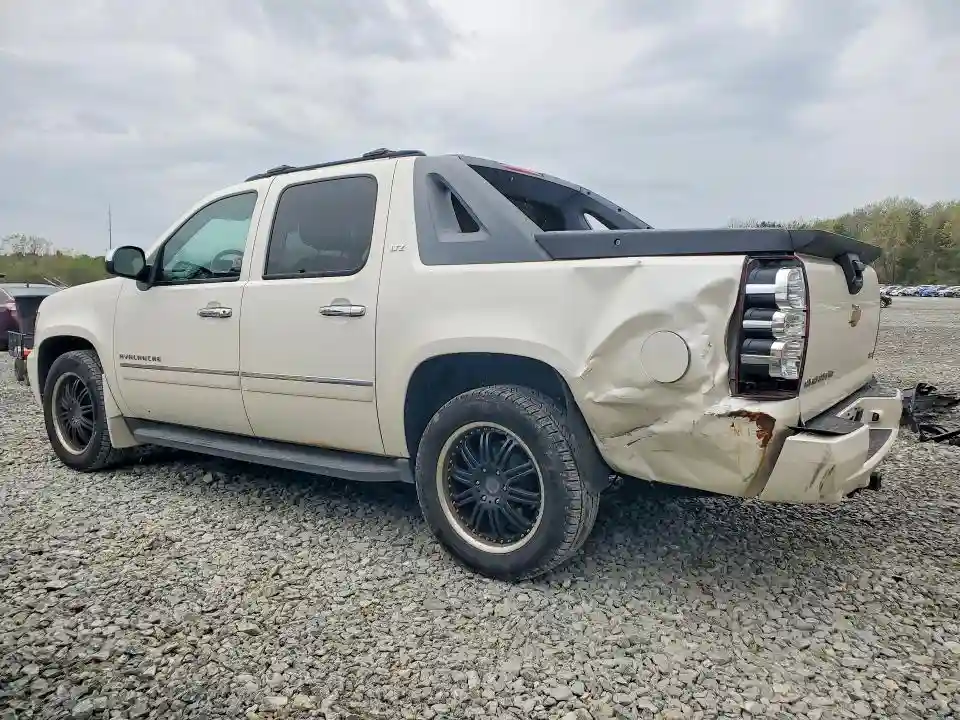 3GNTKGE32BG104515 2011 CHEVROLET AVALANCHE-1