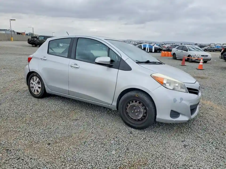 VNKKTUD38EA008819 2014 TOYOTA YARIS-3