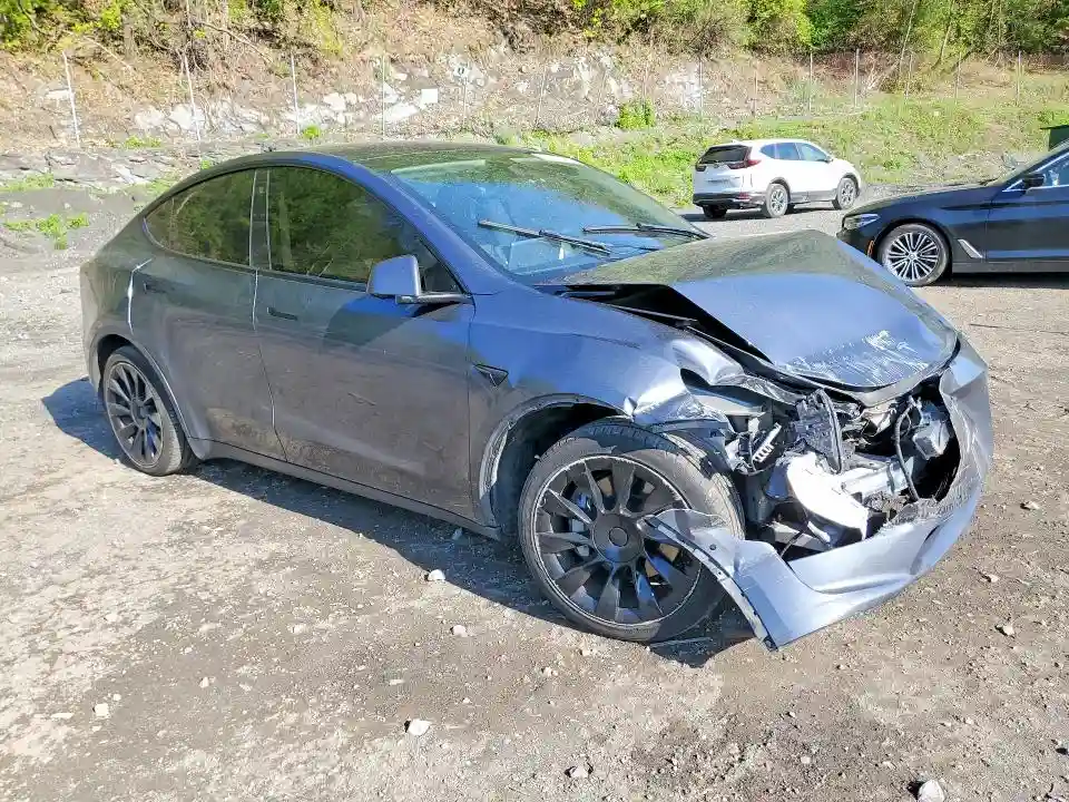 7SAYGDEE3NA013523 2022 TESLA MODEL Y-3