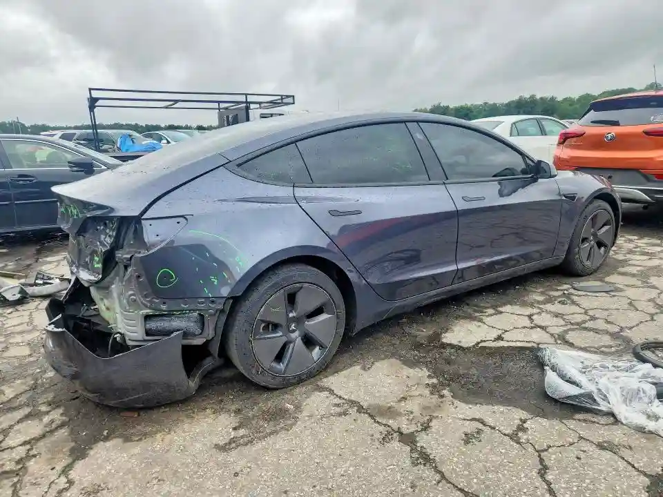5YJ3E1EA3PF680266 2023 TESLA MODEL 3-2
