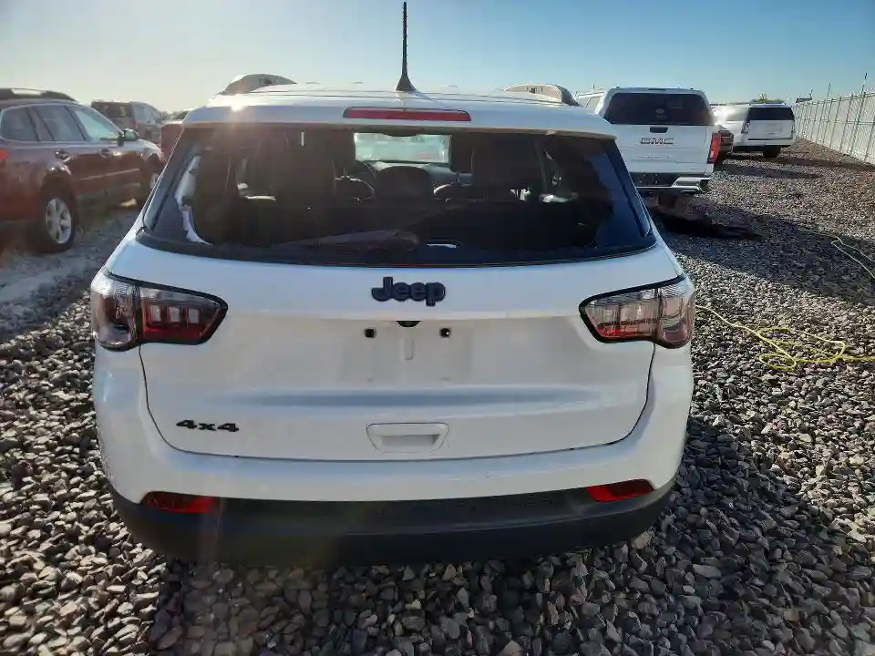 3C4NJDEBXMT540162 2021 JEEP COMPASS-5