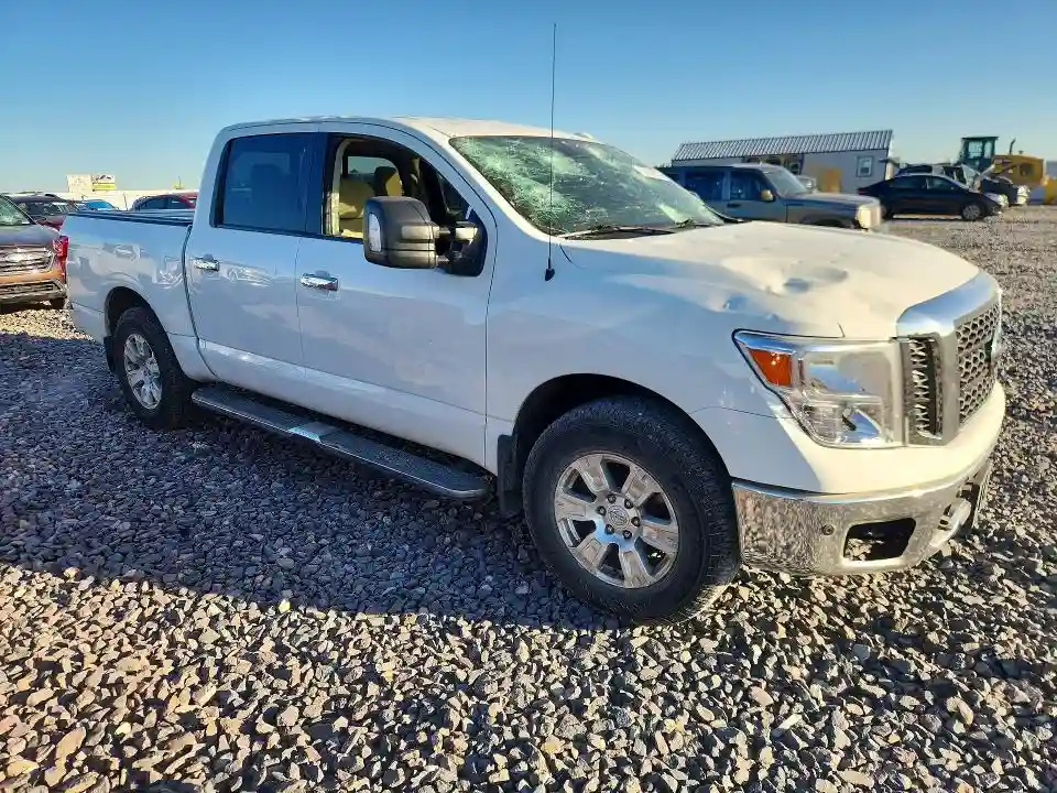1N6AA1E52JN546649 2018 NISSAN TITAN-3