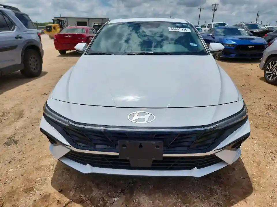KMHLS4DG9SU939810 2025 HYUNDAI ELANTRA-4