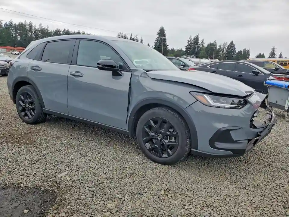 3CZRZ2H58RM737251 2024 HONDA HR-V-3