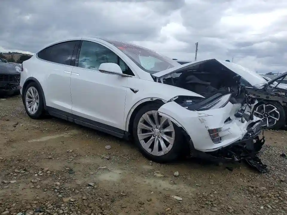 5YJXCAE20HF041764 2017 TESLA MODEL X-3